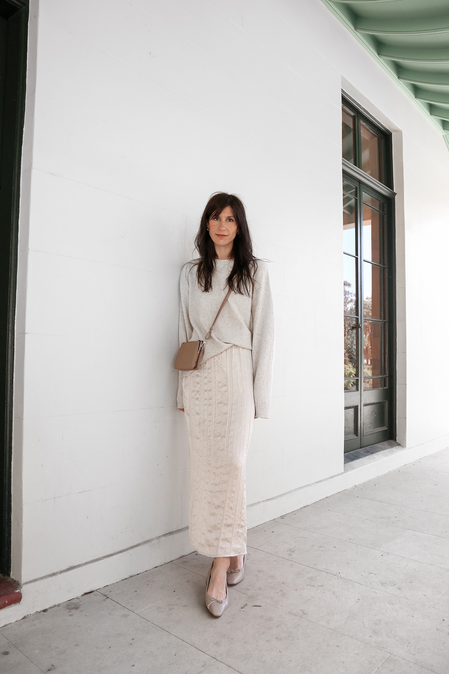 Neutral outfit elegant minimal Parisian chic