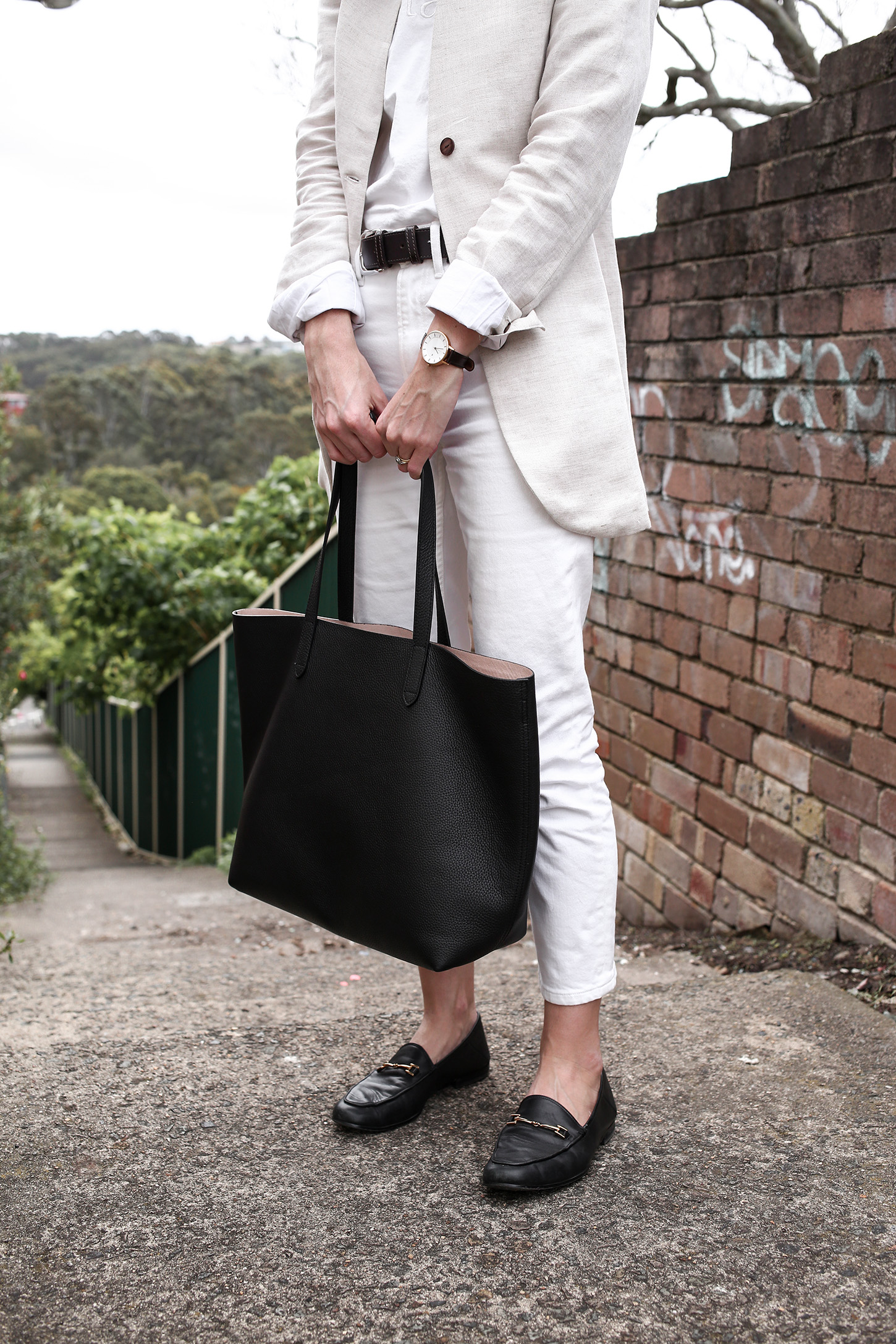 Cuyana Classic Structured Leather Tote Bag Review | Mademoiselle | A Minimalist Fashion Blog