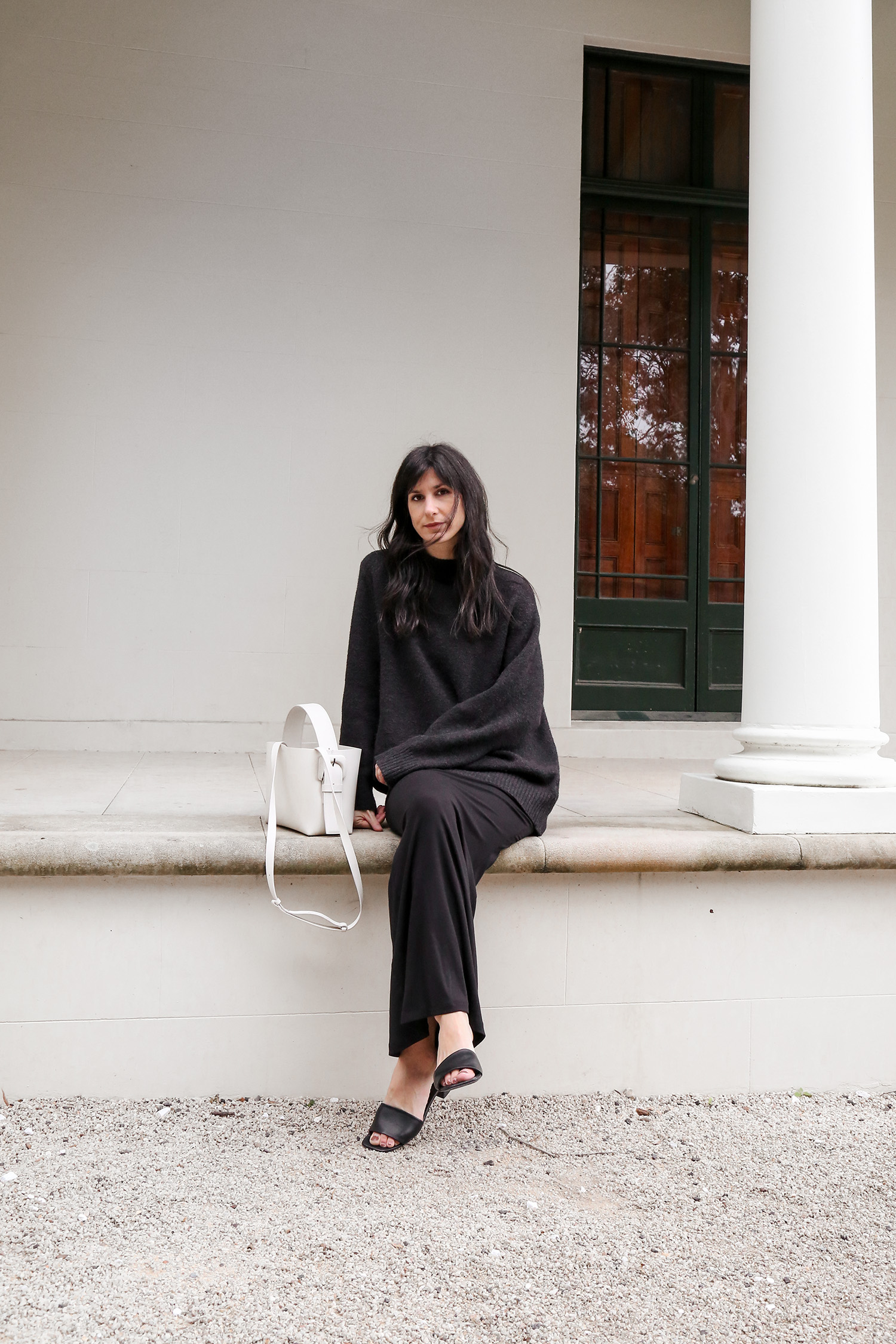 Cosy weekend minimalist style Jenni Kayne oversized sweater