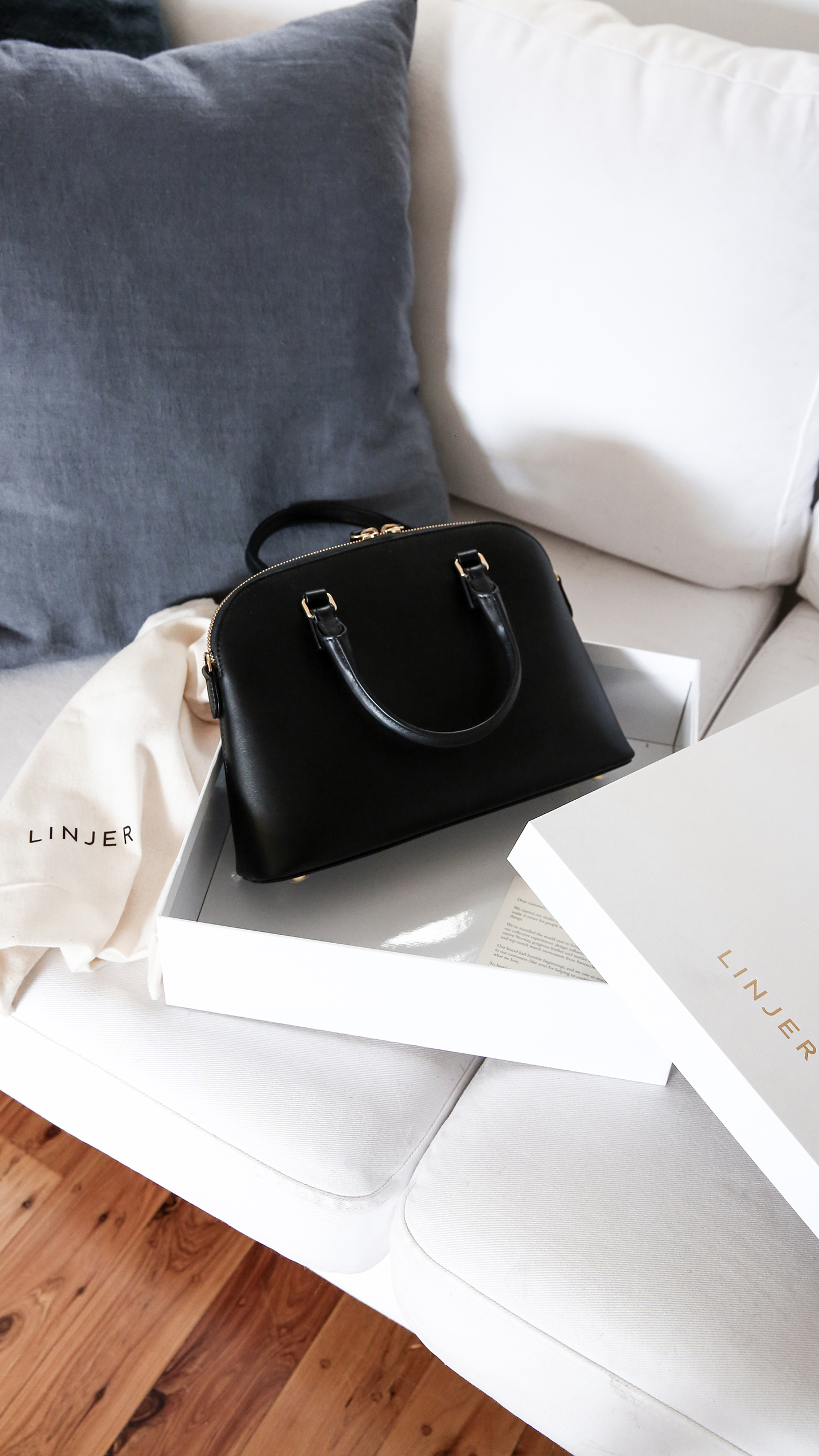 Linjer Crossbody Purse Review and What Fits Inside
