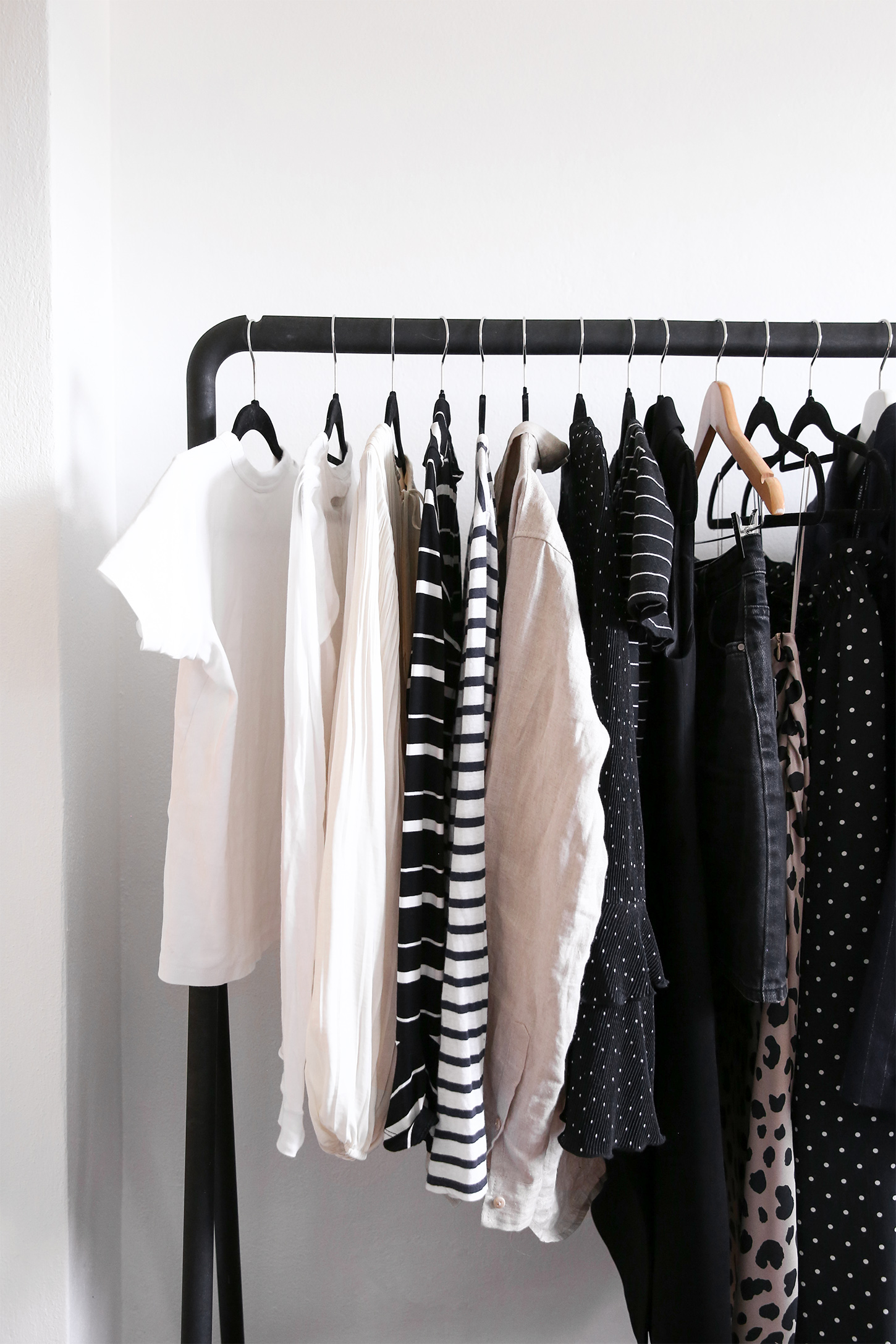 How to Responsibly Declutter your Wardrobe
