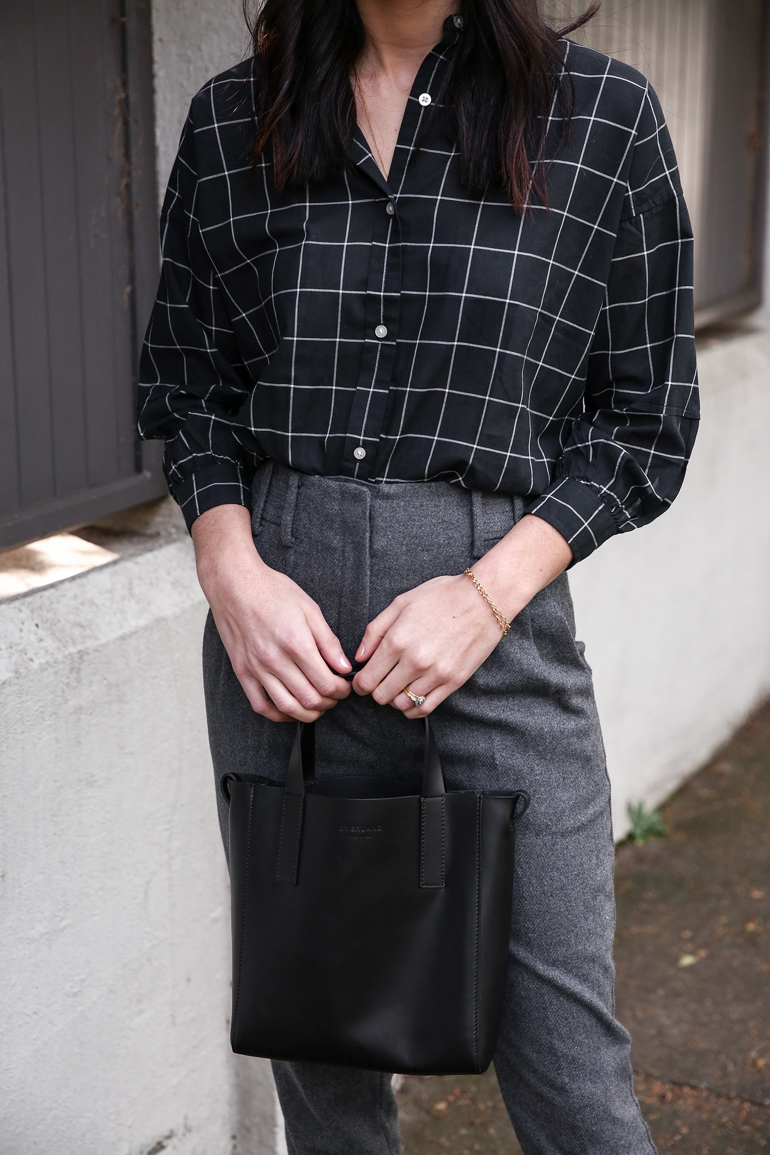 everlane black tote