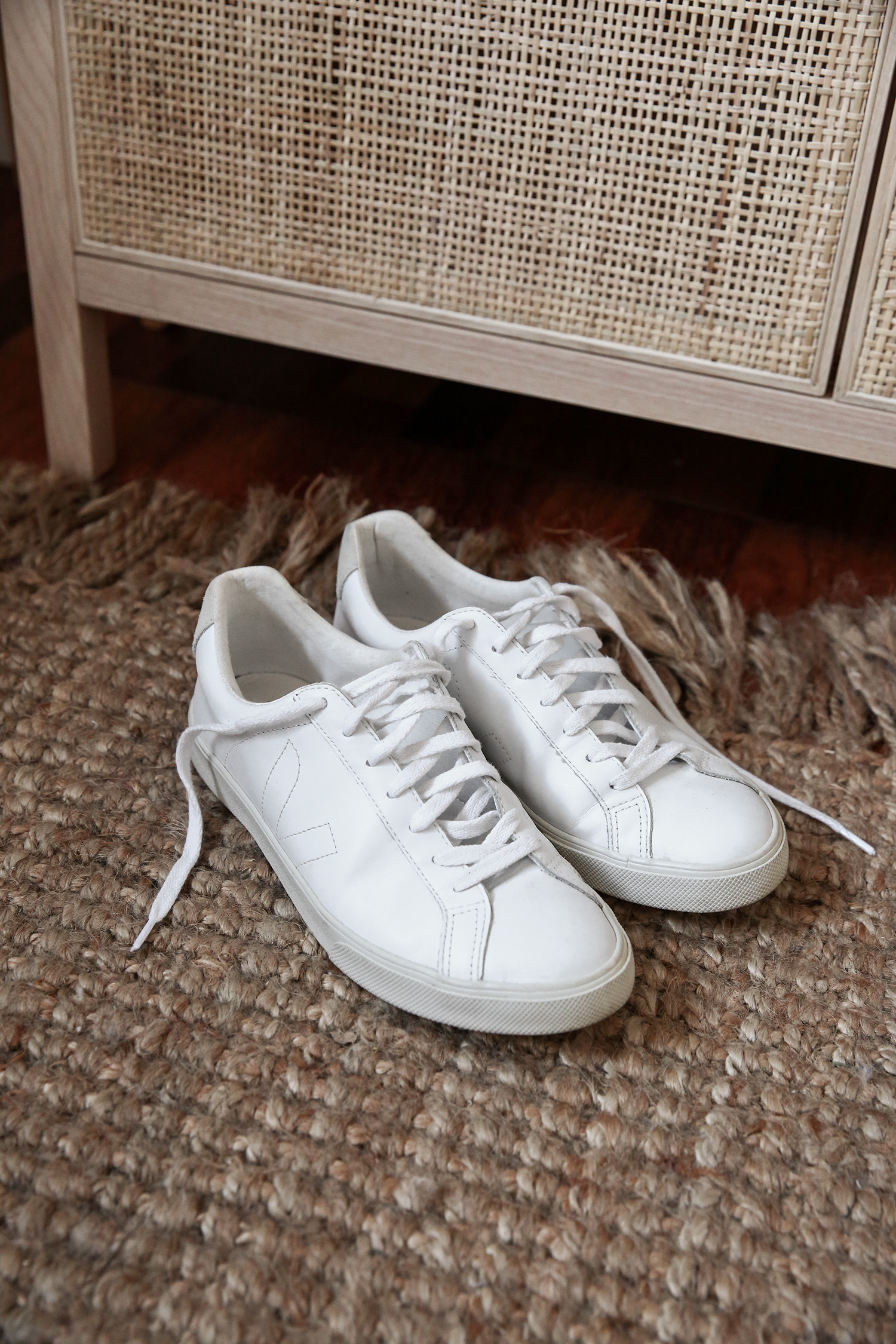 Veja Esplar Sneakers Review | Mademoiselle | A Minimalist Fashion Blog