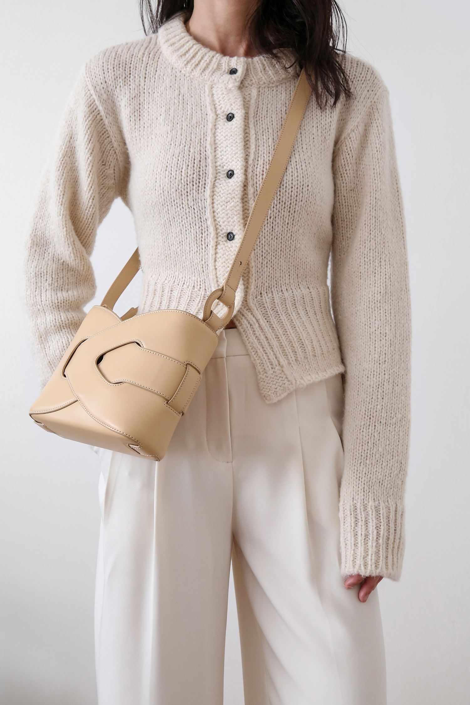 Minimal neutral toned outwit with Oui Mais Non Alissa Cardigan and Laing Home Ava Pants