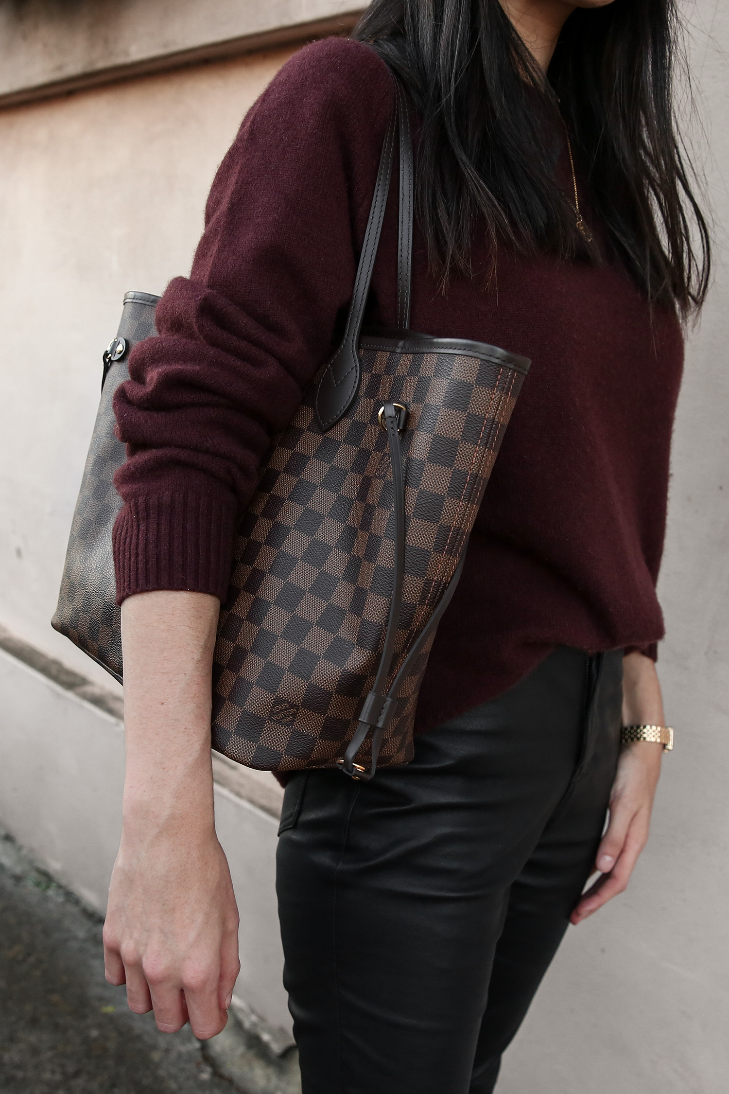 lv carryall outfit