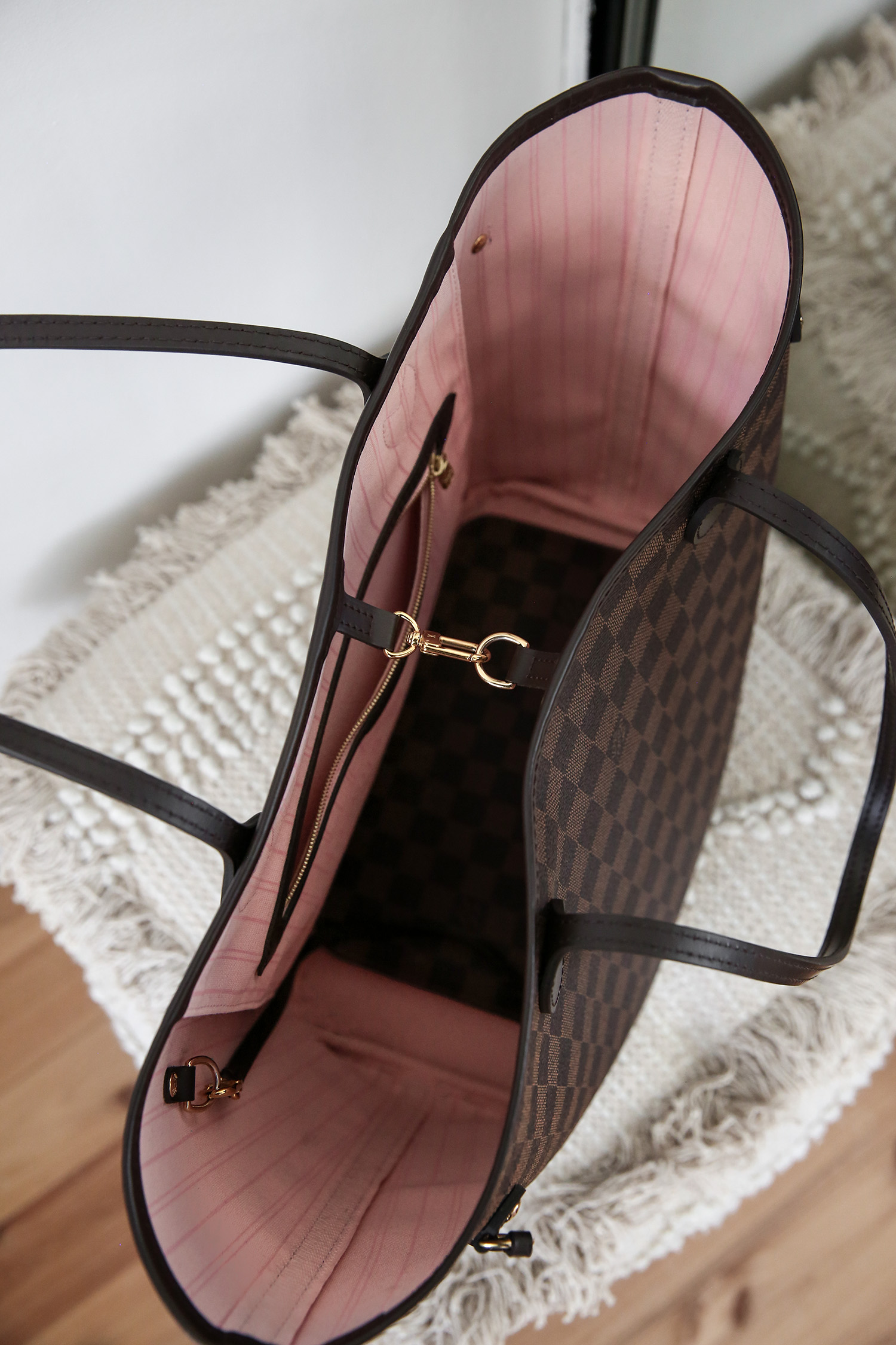 Louis Vuitton Tote Review  In Pursuit Of The Neverfull - Cat's