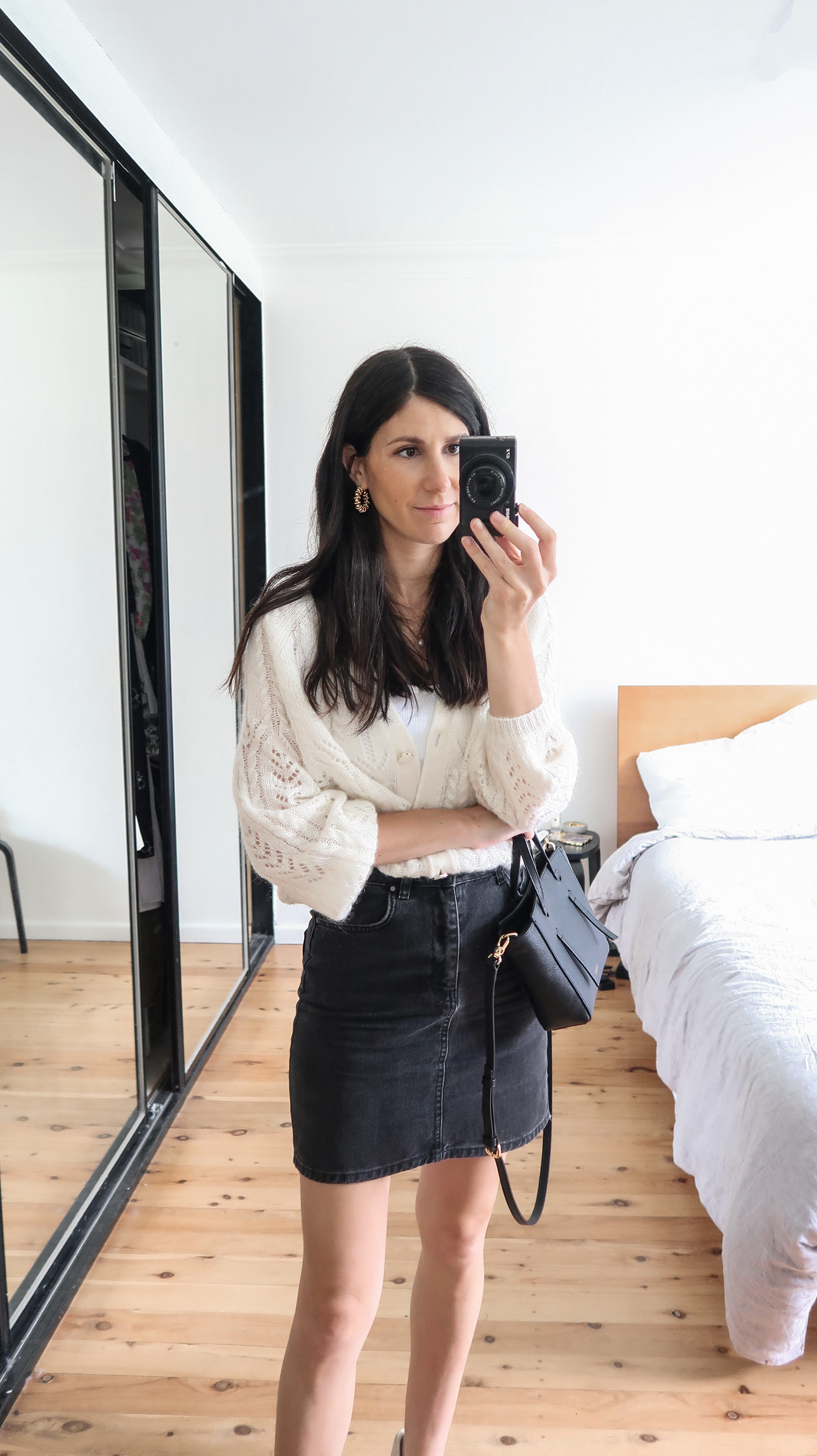 Autumn Outfit #3: Oversized white cardigan and black denim skirt