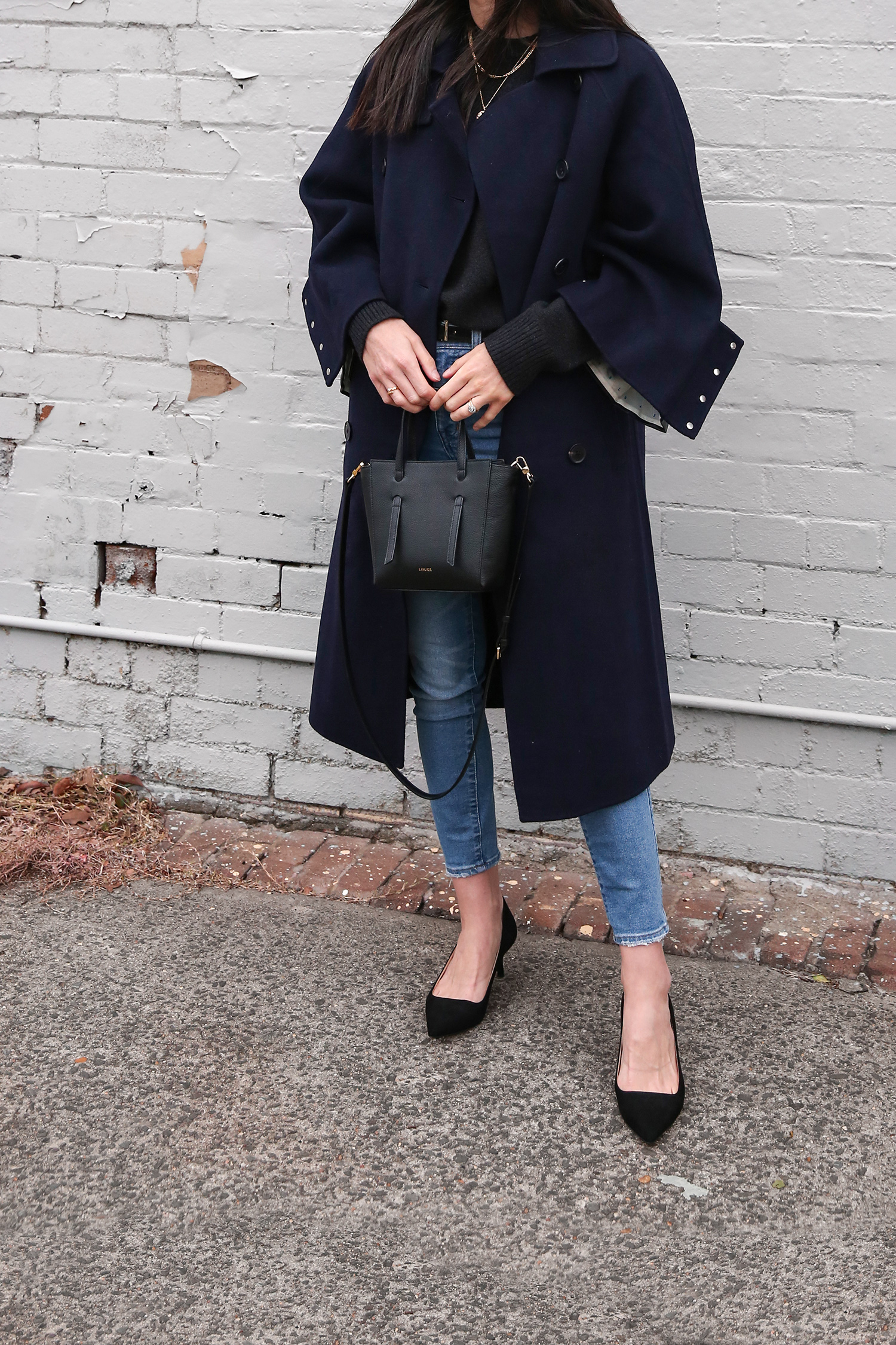 Winter Outfit #2: Oversized navy coat - Mademoiselle | Minimal Style Blog