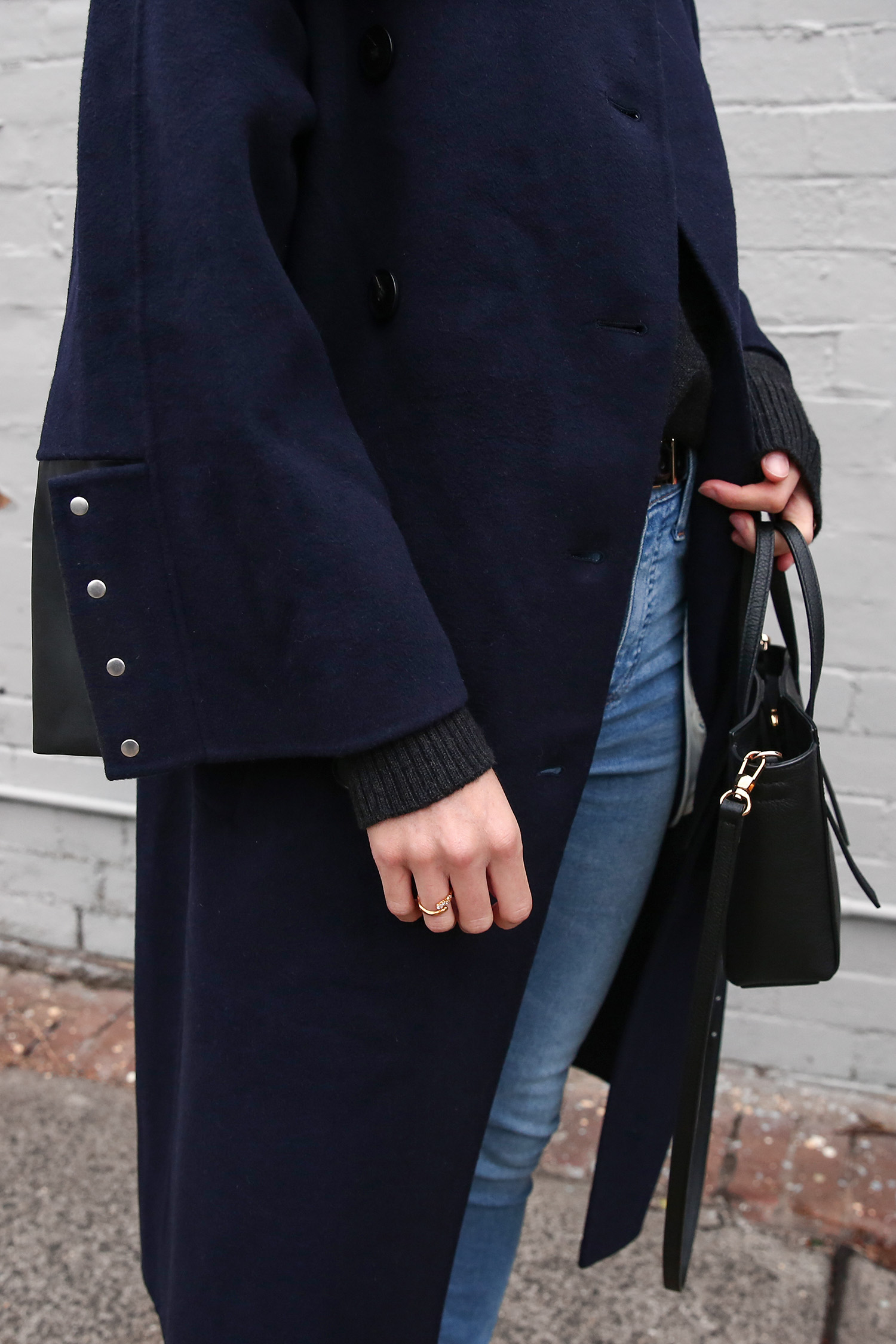 Winter Outfit #2: Oversized navy coat - Mademoiselle | Minimal Style Blog