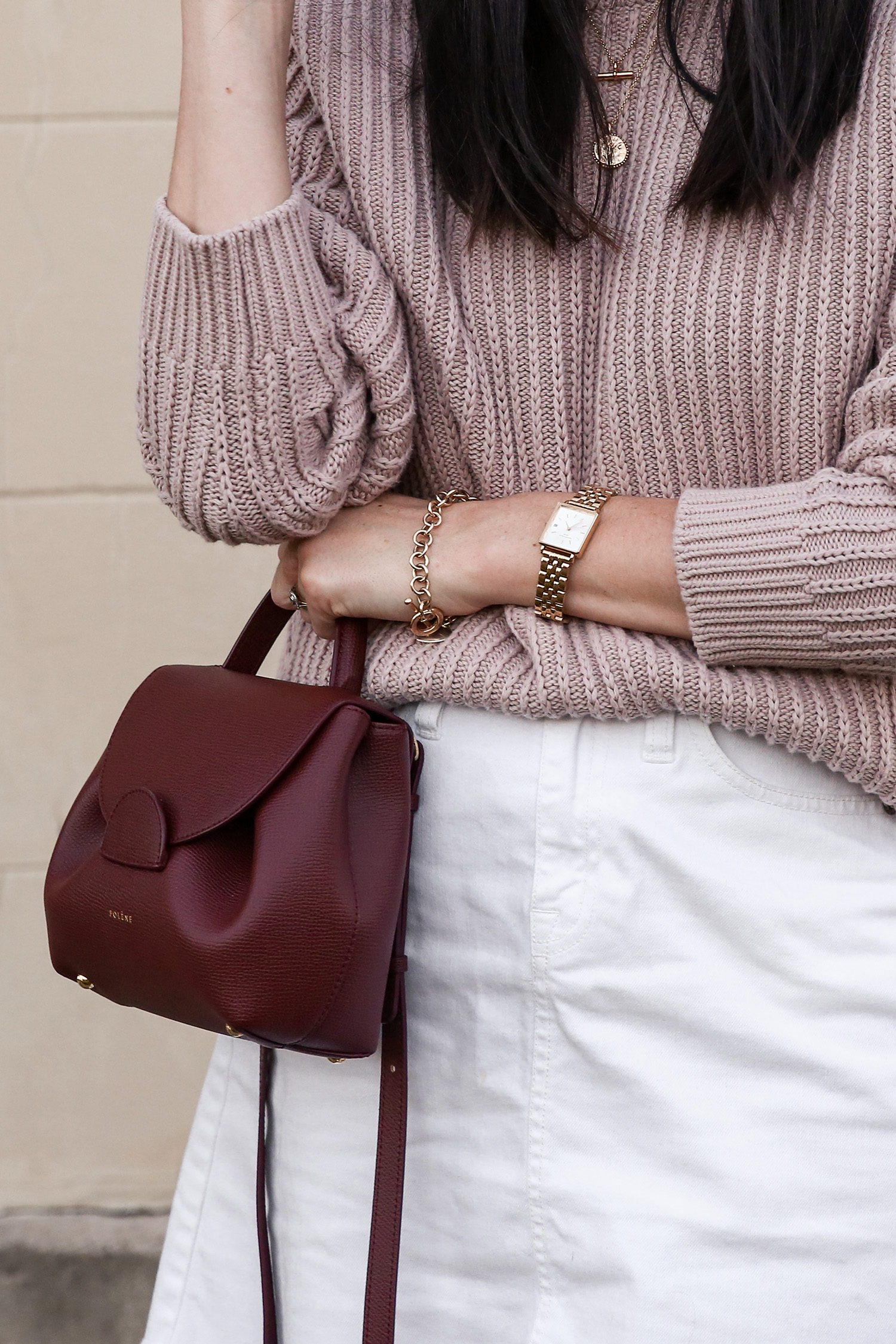 Minimal outfit neutral tones