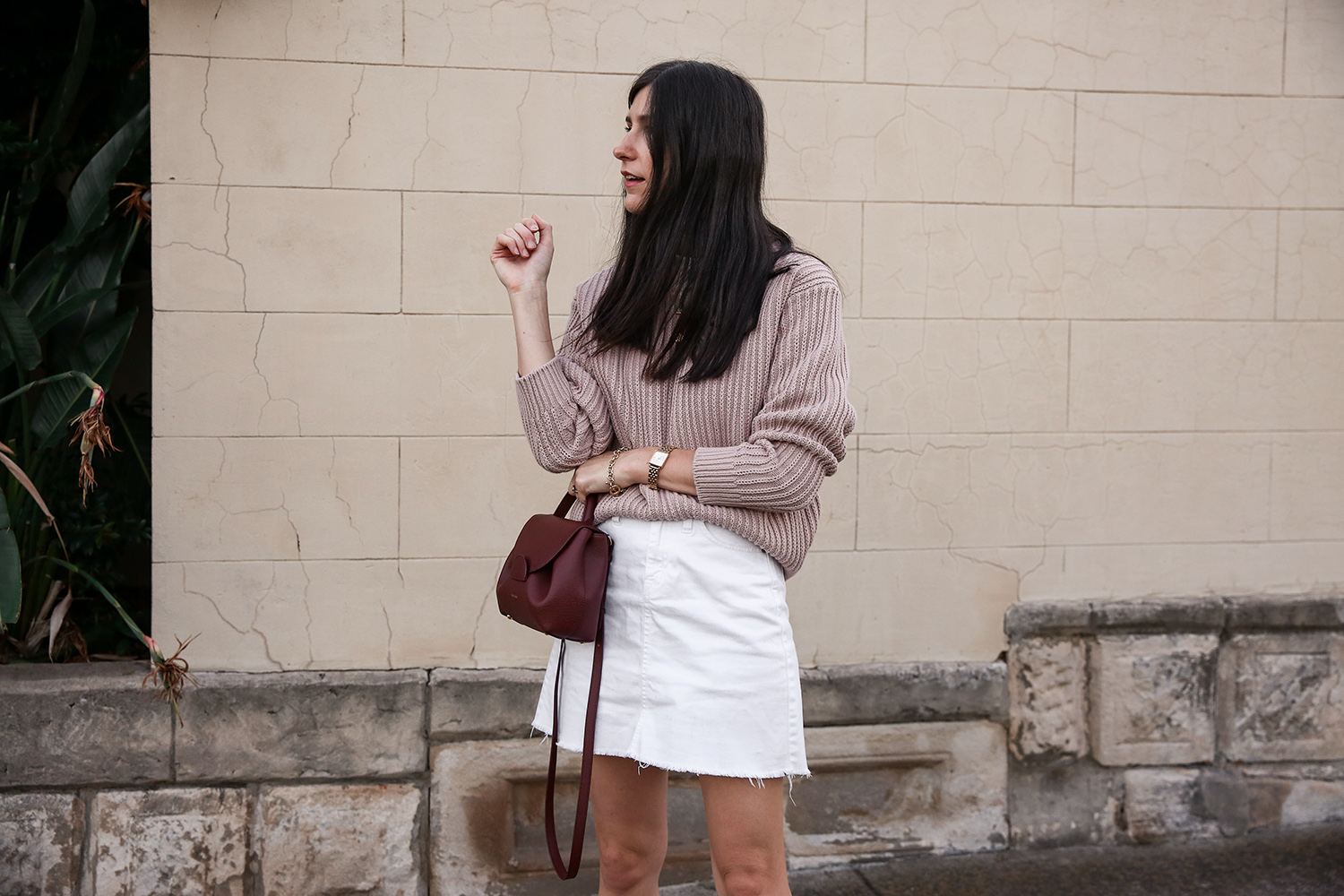 Minimal outfit neutral tones