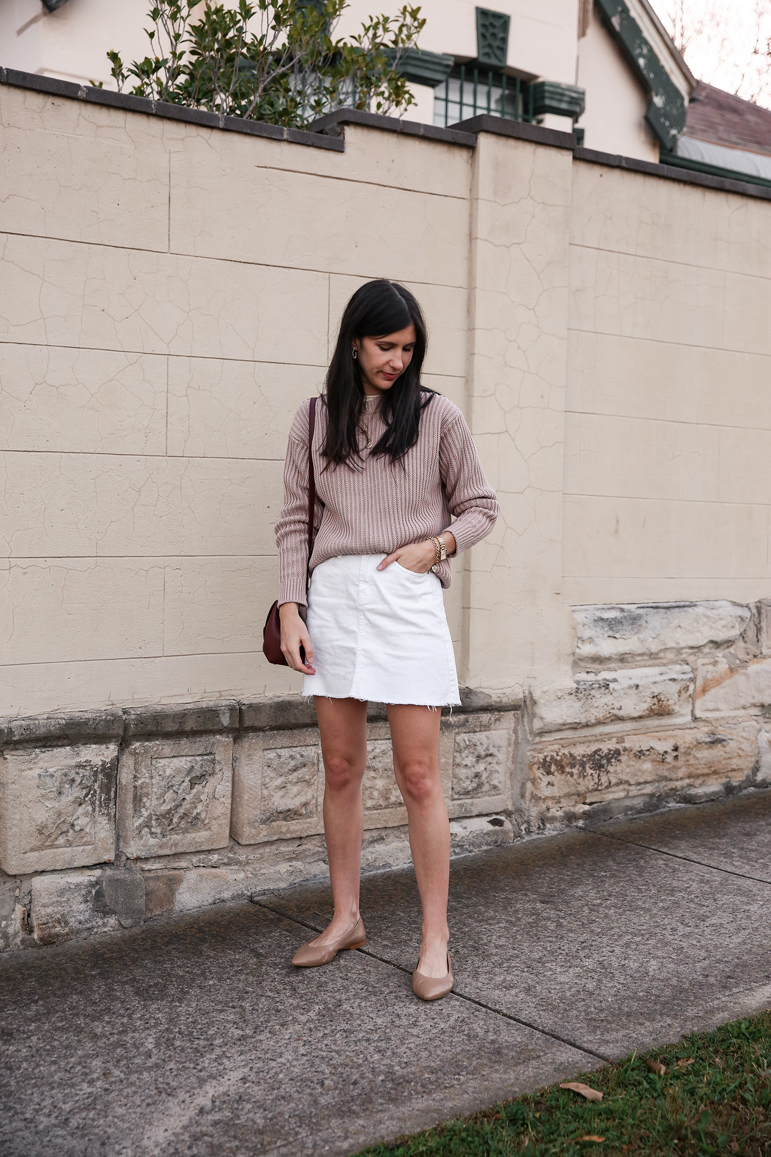 Minimal outfit neutral tones