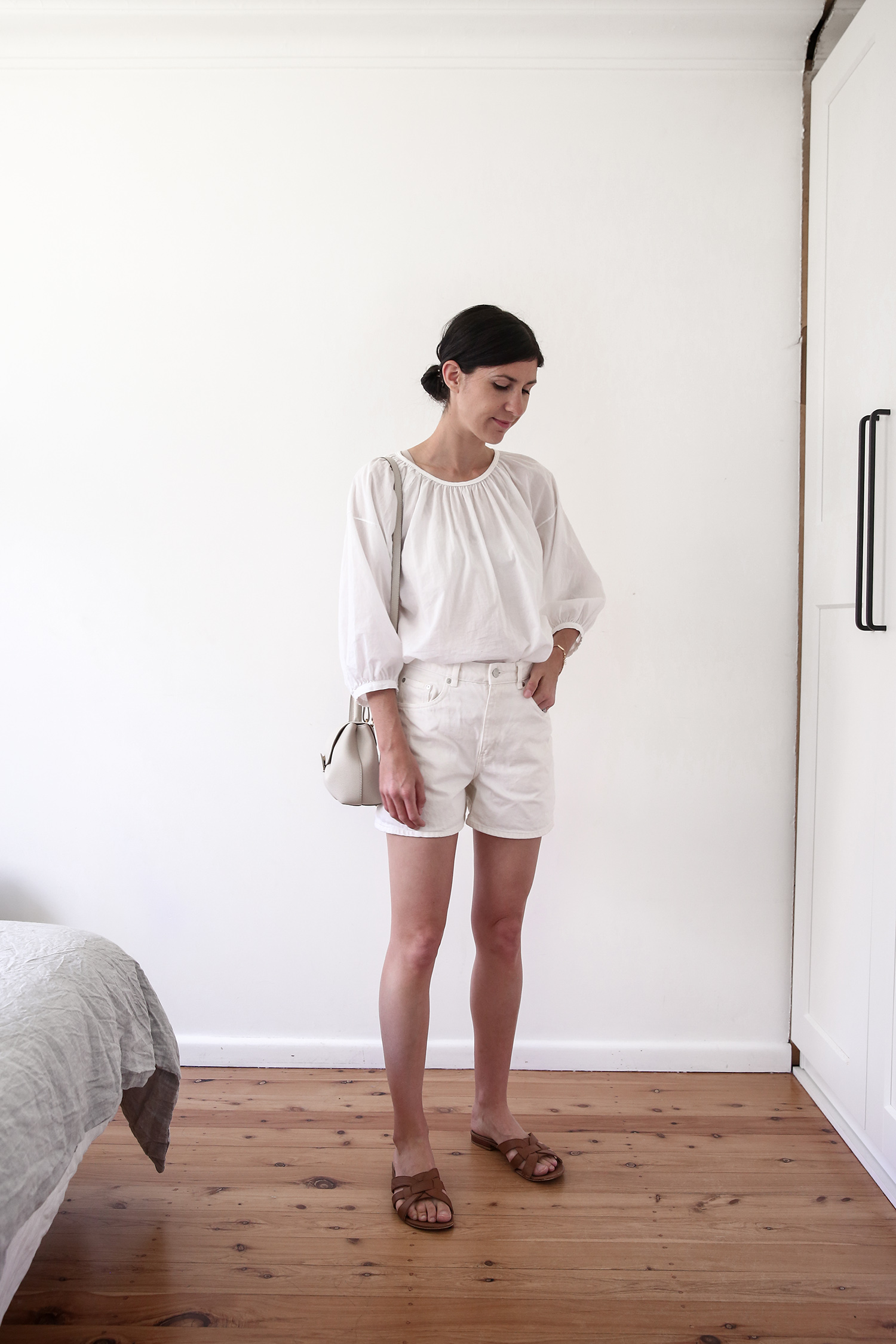 All white minimal neutral outfit