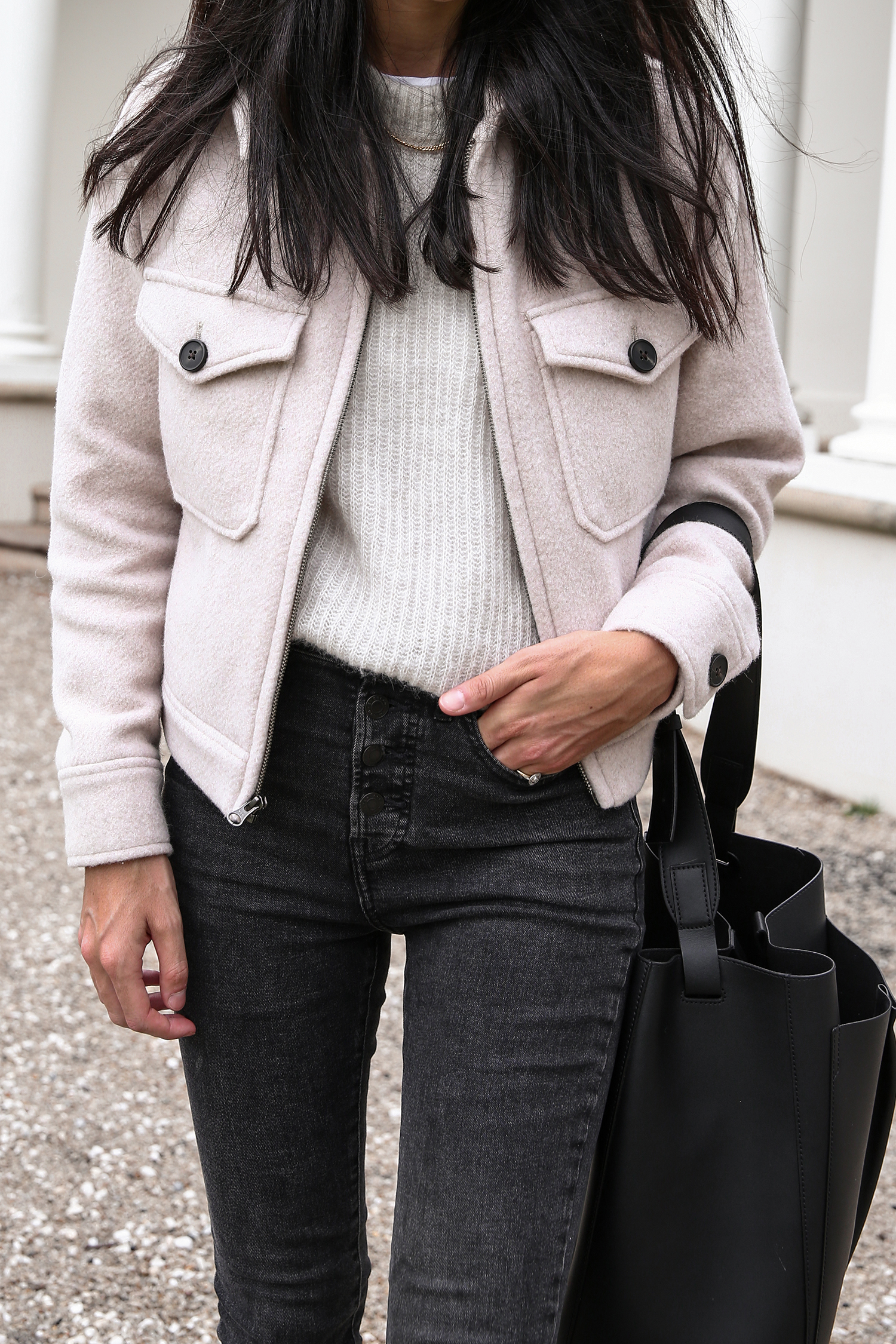 Minimal style outfit in Everlane