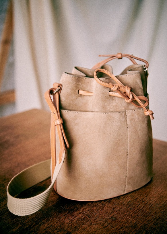 Sezane Lola Bucket Bag Review ⋆ chic everywhere