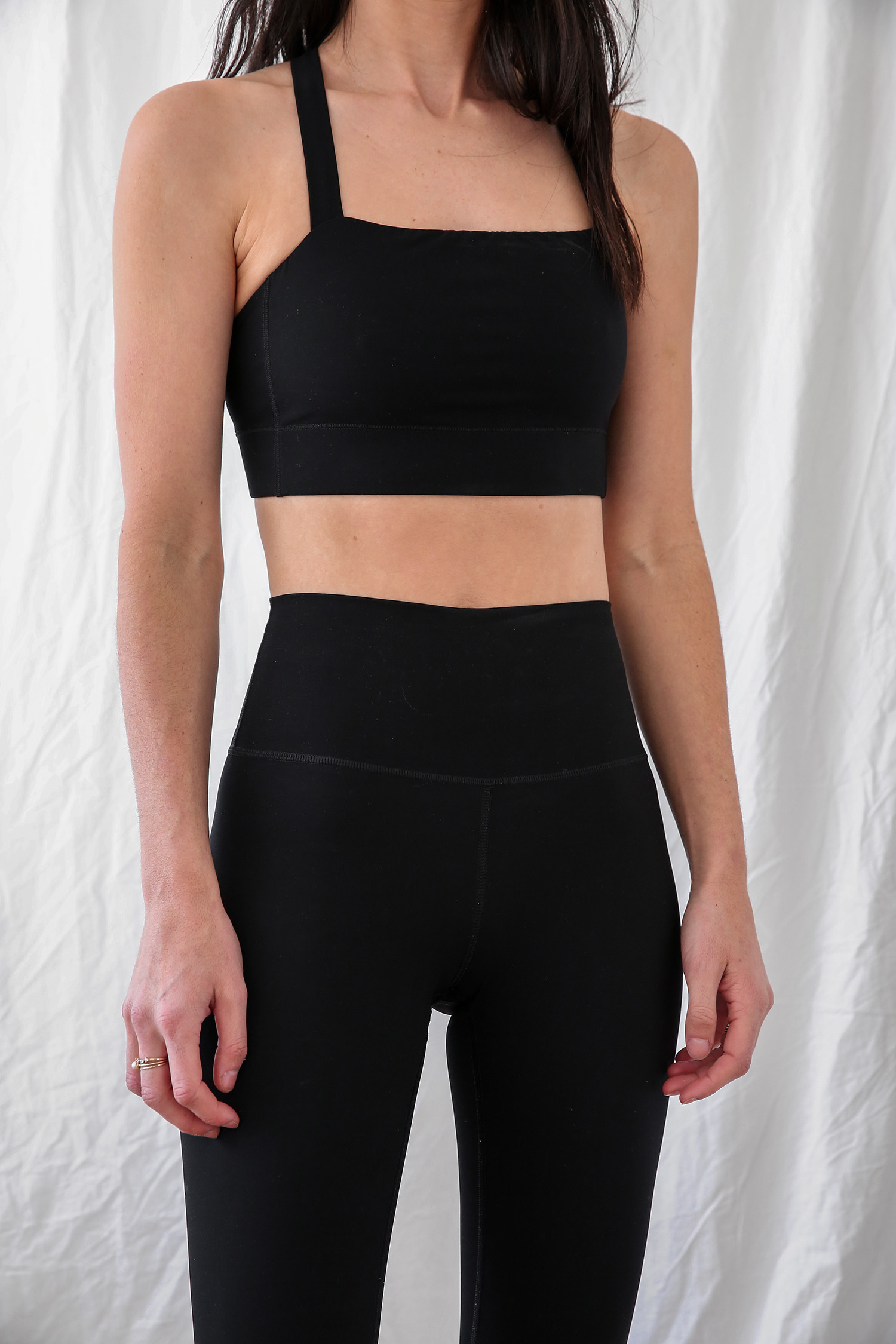 Everlane perform activewear review