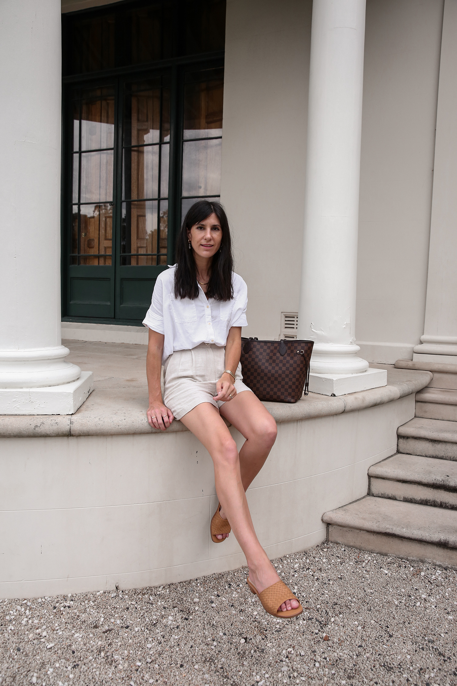 Neutral toned minimal style outfit