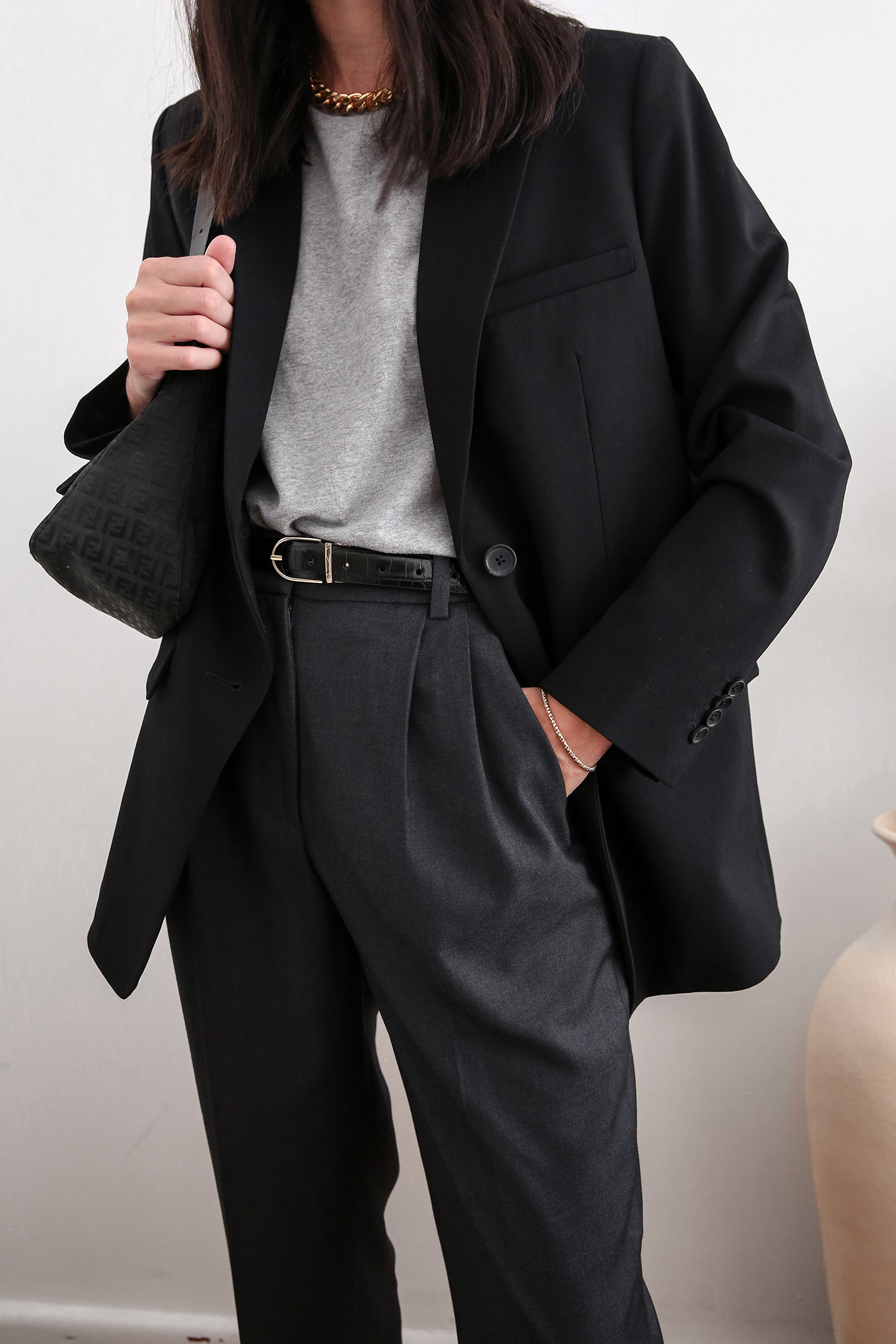 Everlane Oversized Wool Blazer Review worn in black