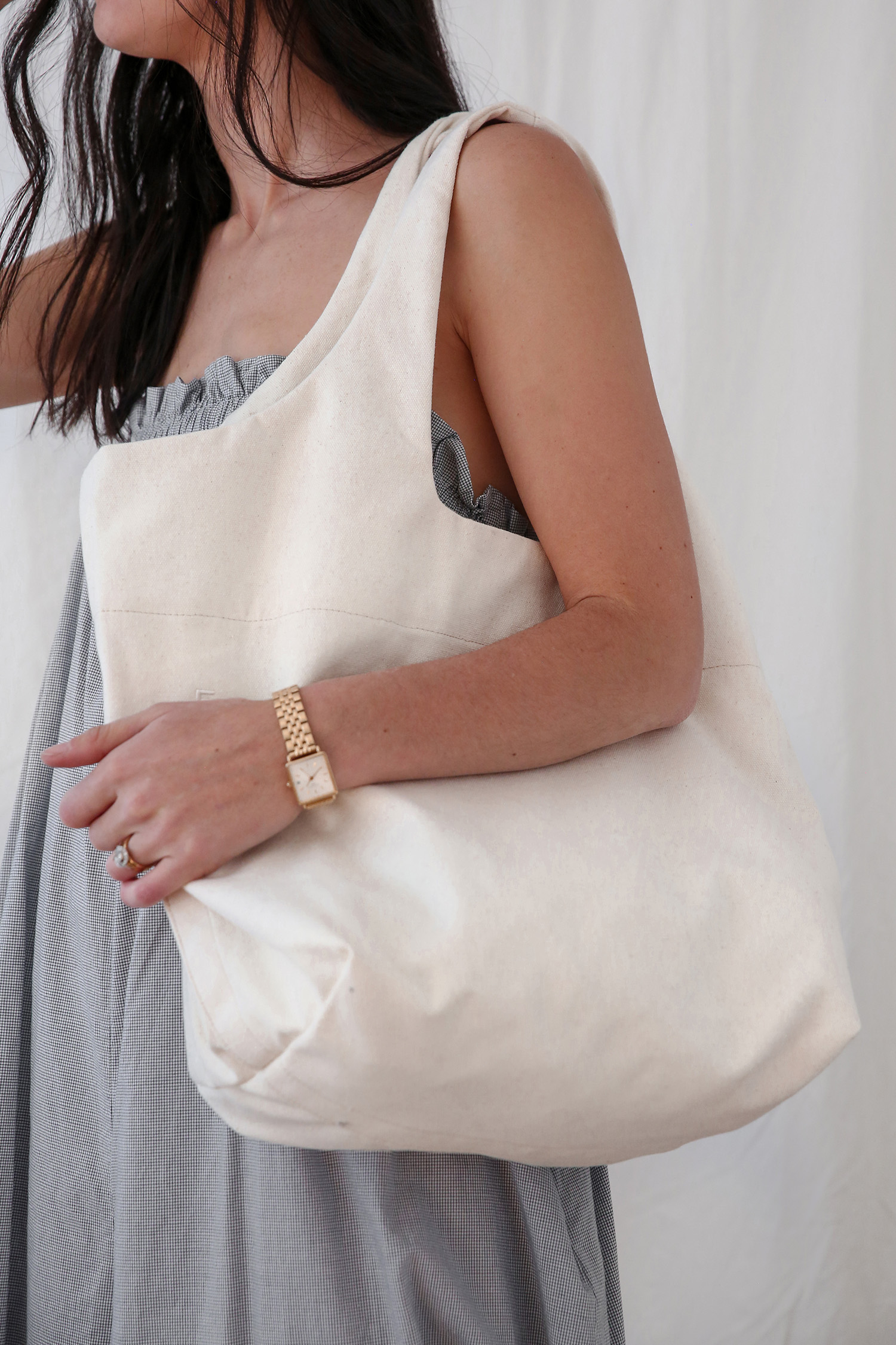Everlane Canvas Basket Tote Review