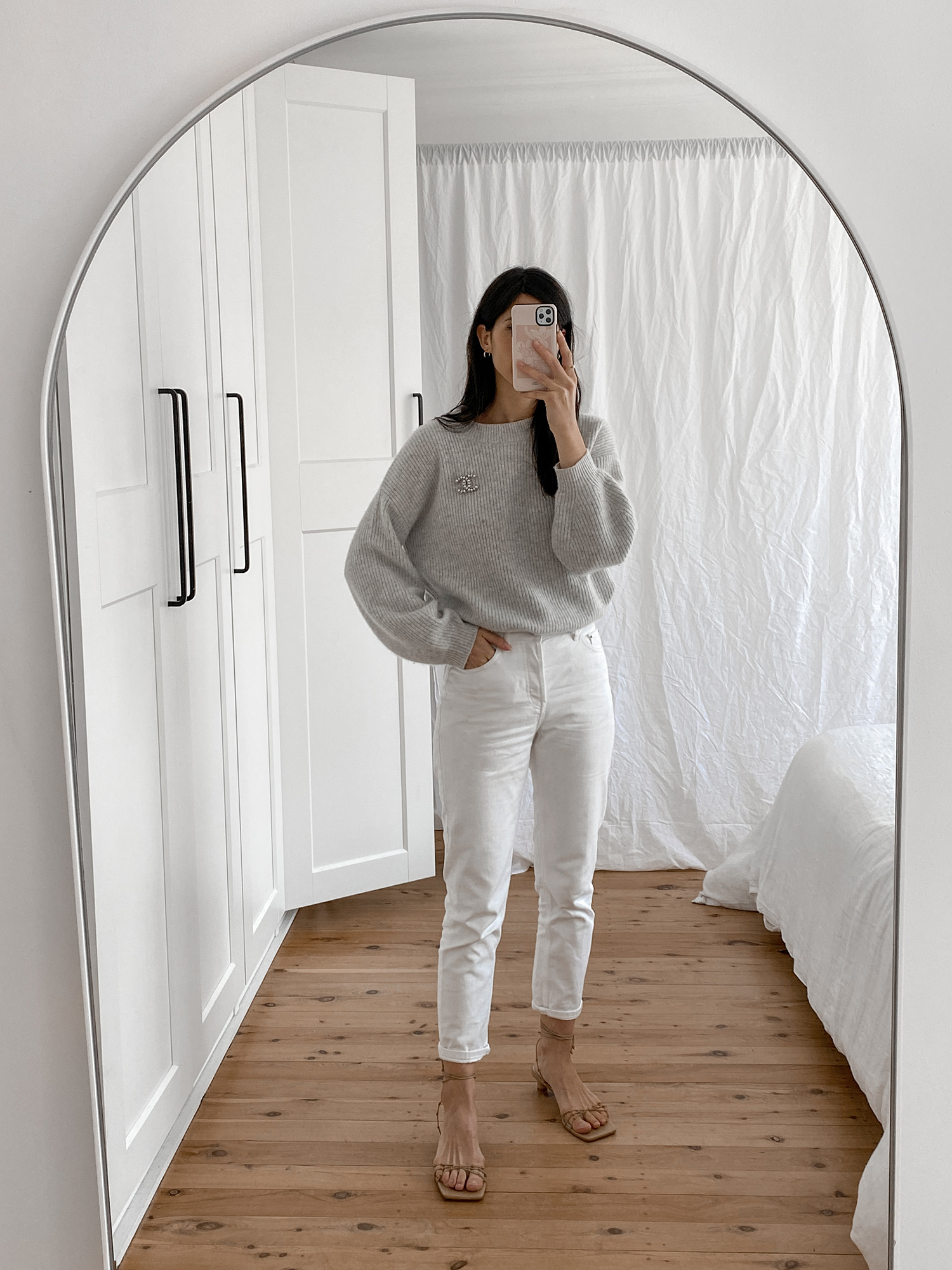 Minimal Style Outfit wearing The Curated Cashmere Sweater and Everlane 90s Cheeky Straight Jean