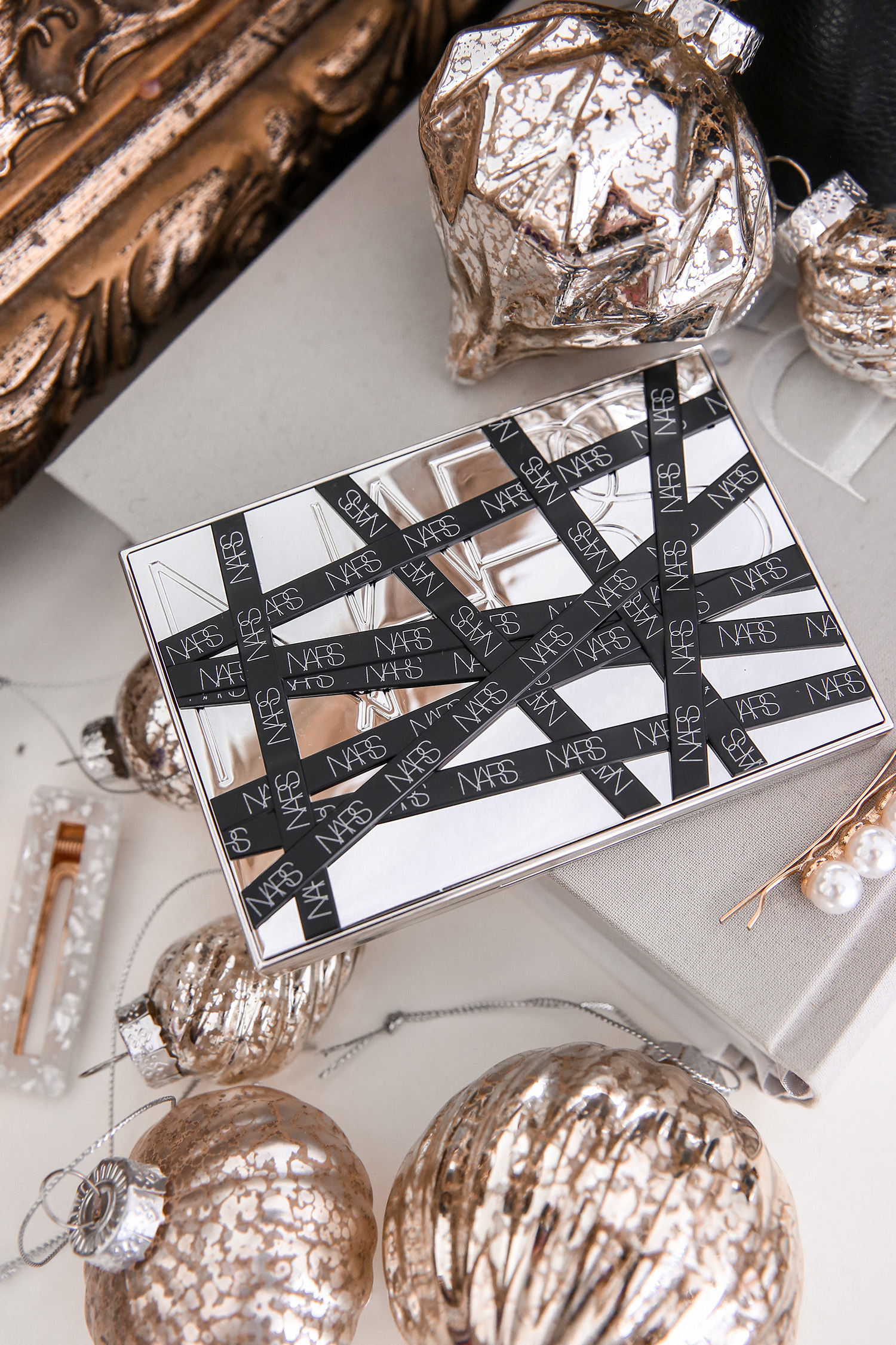 NARS Bijoux Eyeshadow Palette Holiday 2021 Review