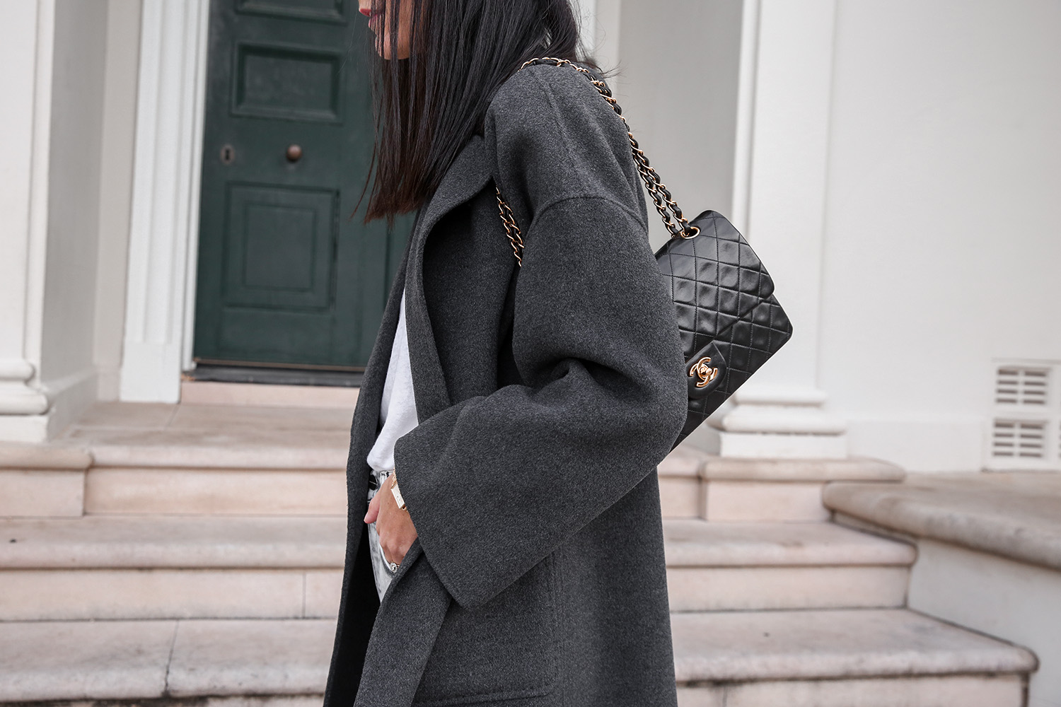 Minimal Scandi Chic Outfit in monochrome streestyle