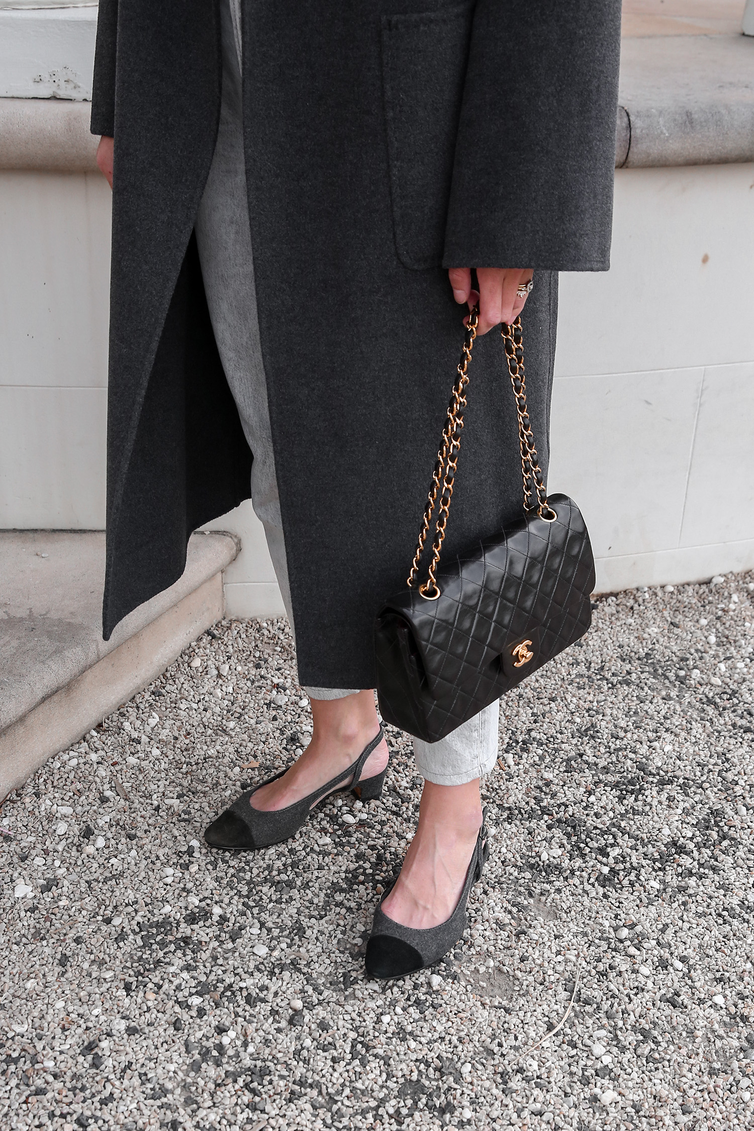 Minimal Scandi Chic Outfit in monochrome streestyle