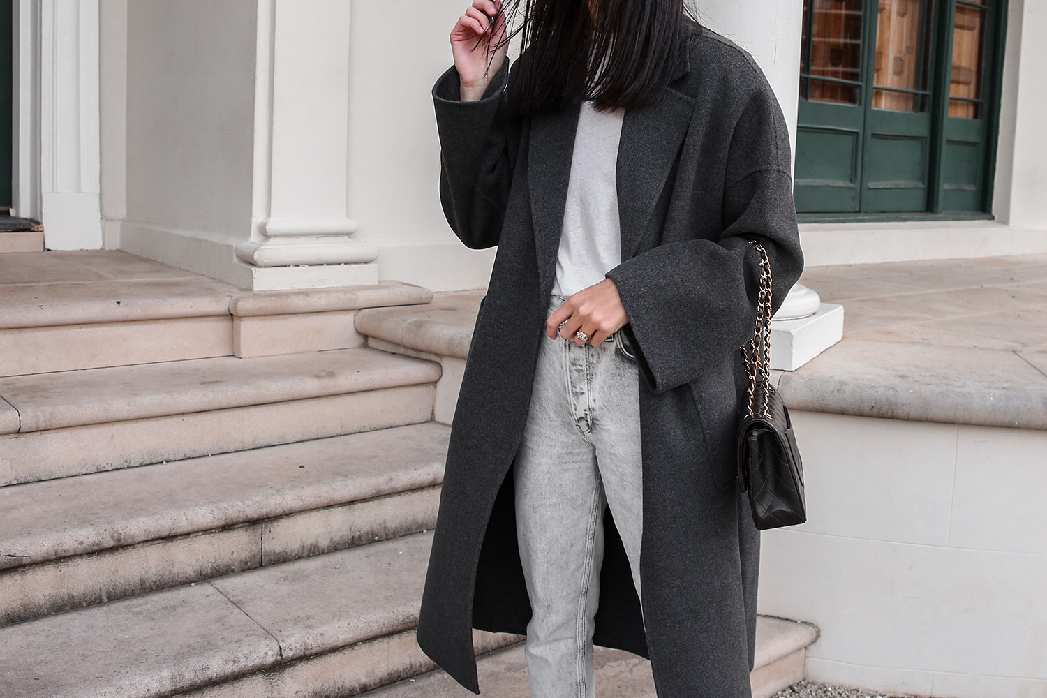 Minimal Scandi Chic Outfit in monochrome streestyle