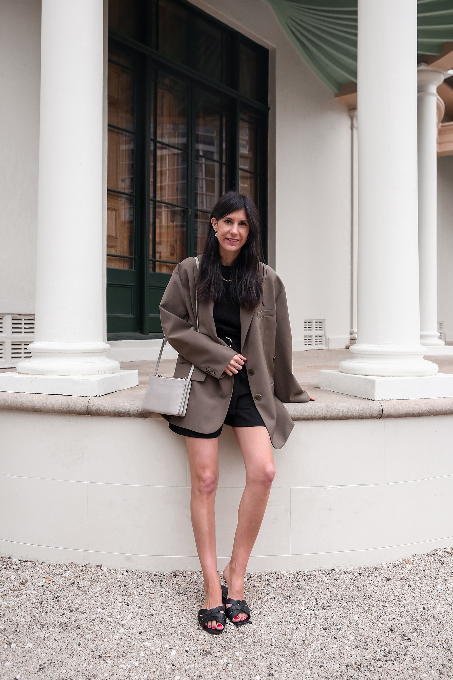 Minimal scandi chic outfit with oversized blazer and shorts