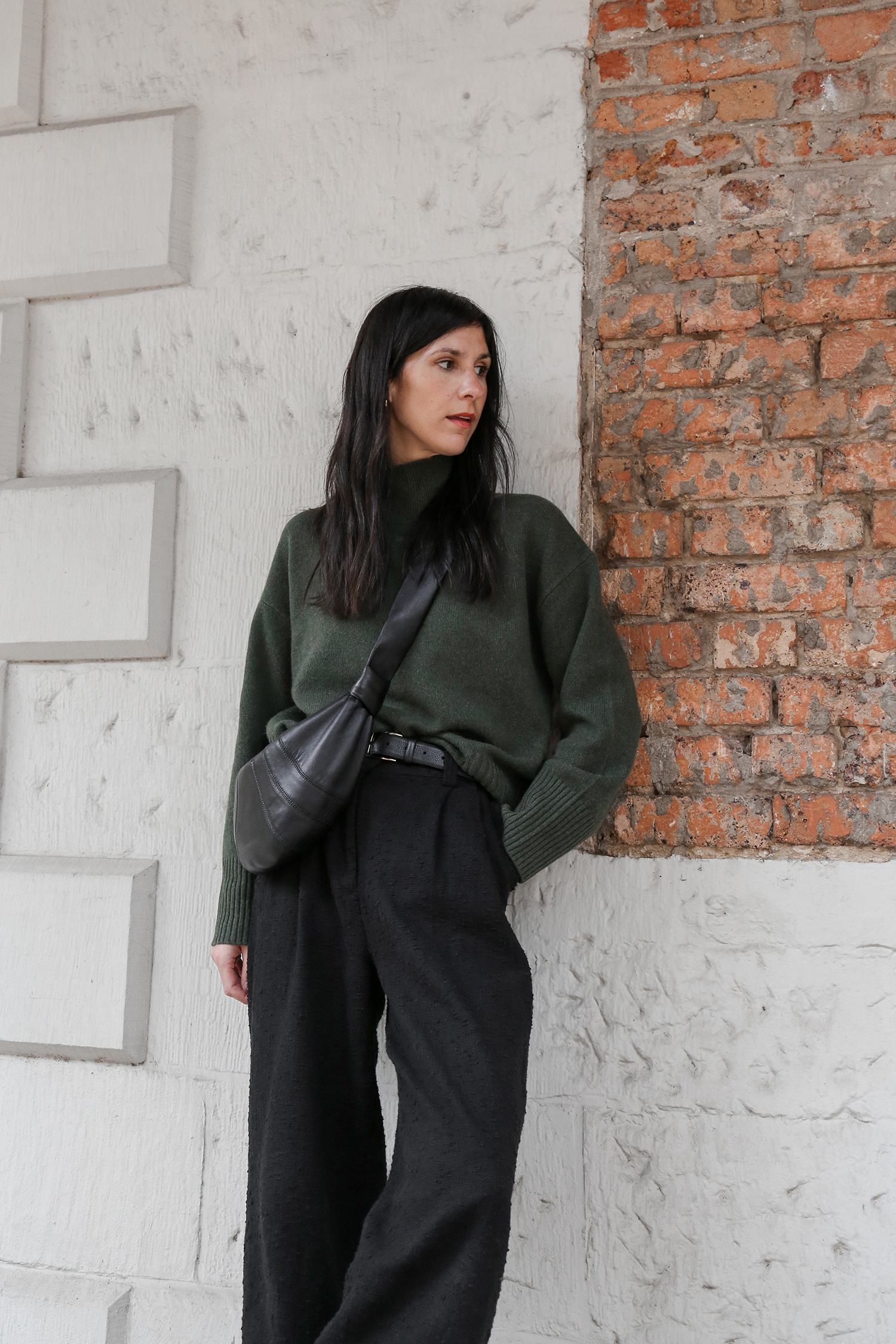 Wearing Everlane recashmere turtleneck with Lemaire Croissant Crossbody Bag