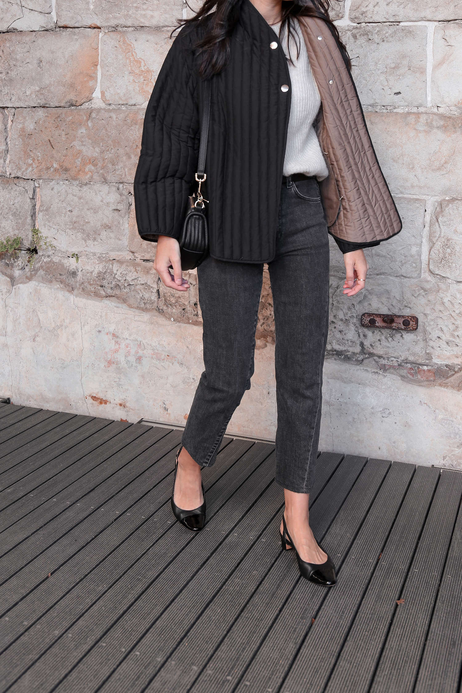 Minimalist style all black outfit scandi chic