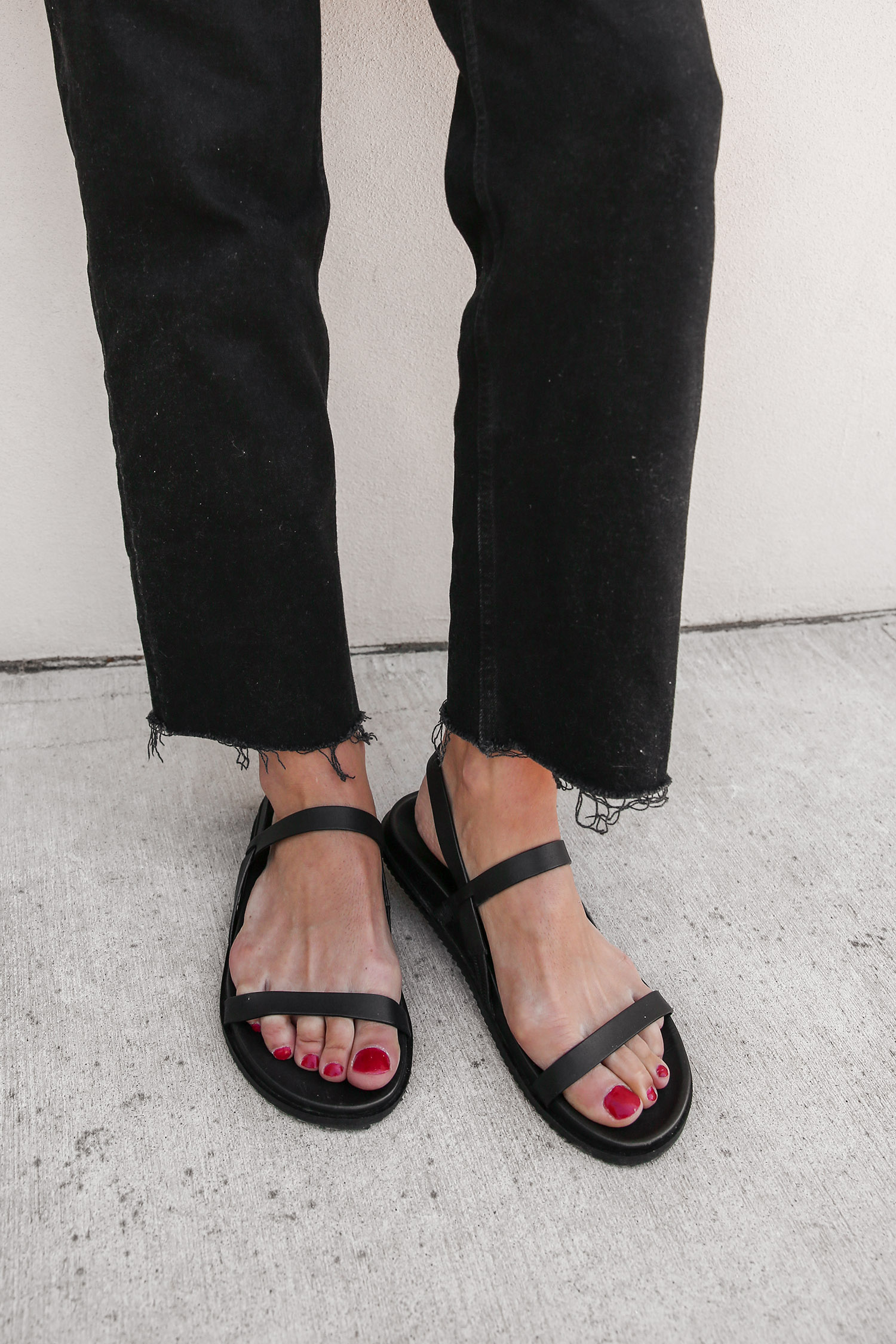 St Agni Gio Sandals in black