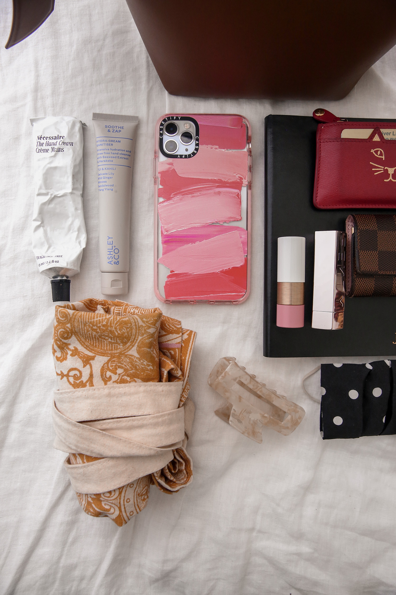 Unødvendig Gnaven Ledelse Acne Studios Mini Musubi Bag Review: 6+ Months Wear & Tear - Mademoiselle |  Minimal Style Blog