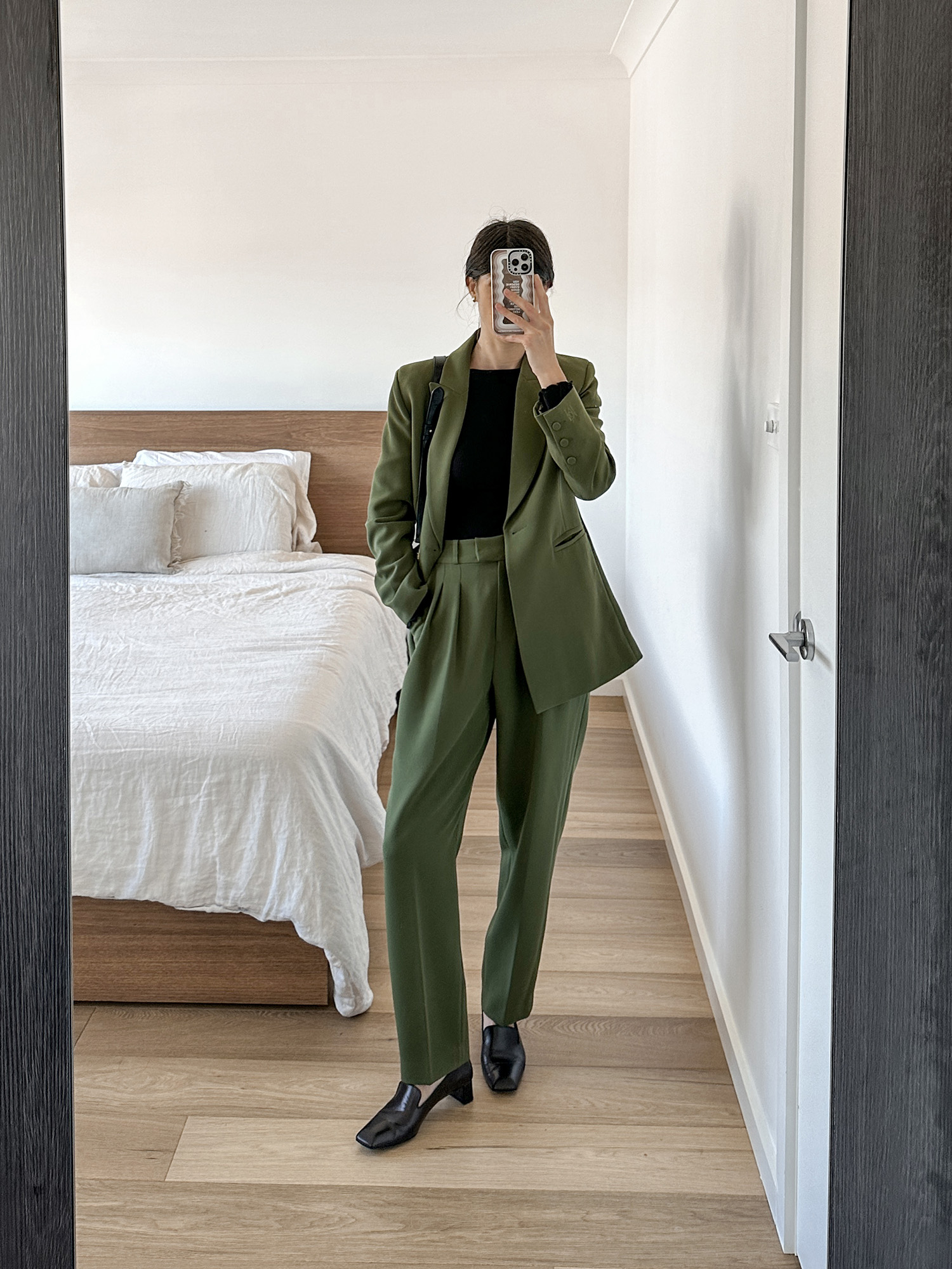 Green suiting workwear outfit idea