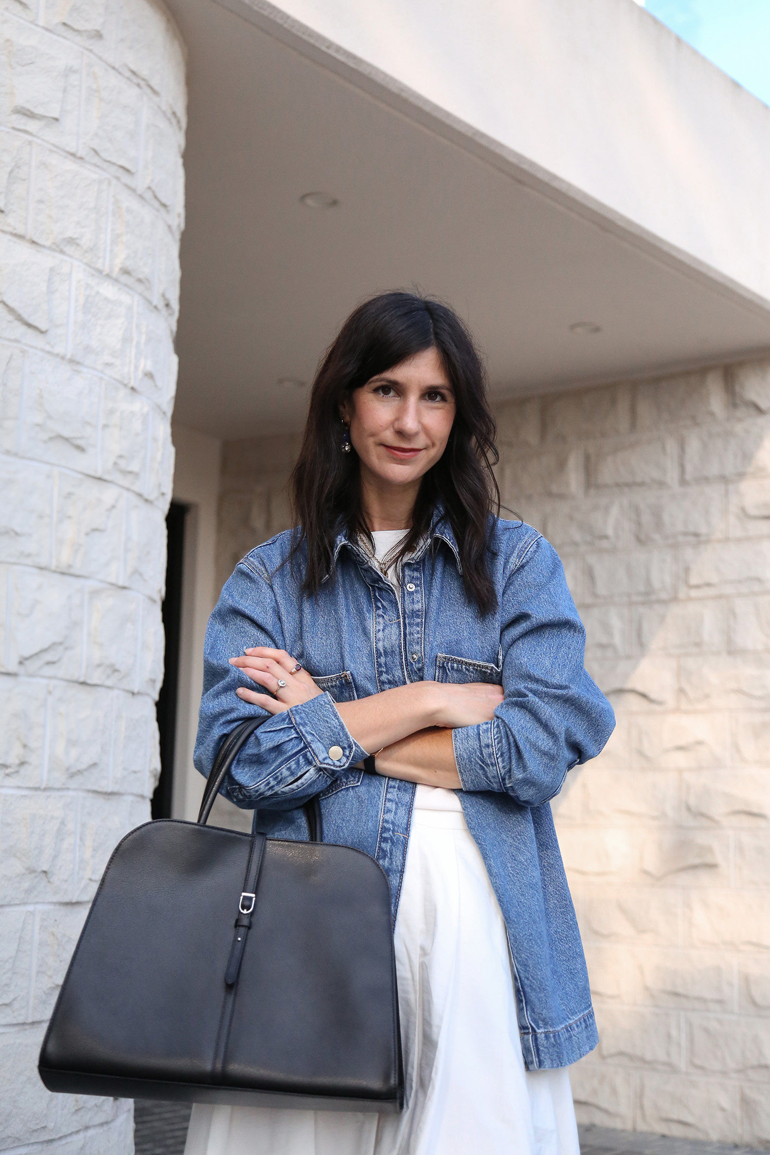 Minimalist style with denim shacket from Ceres Life and MONOROW blanc bag