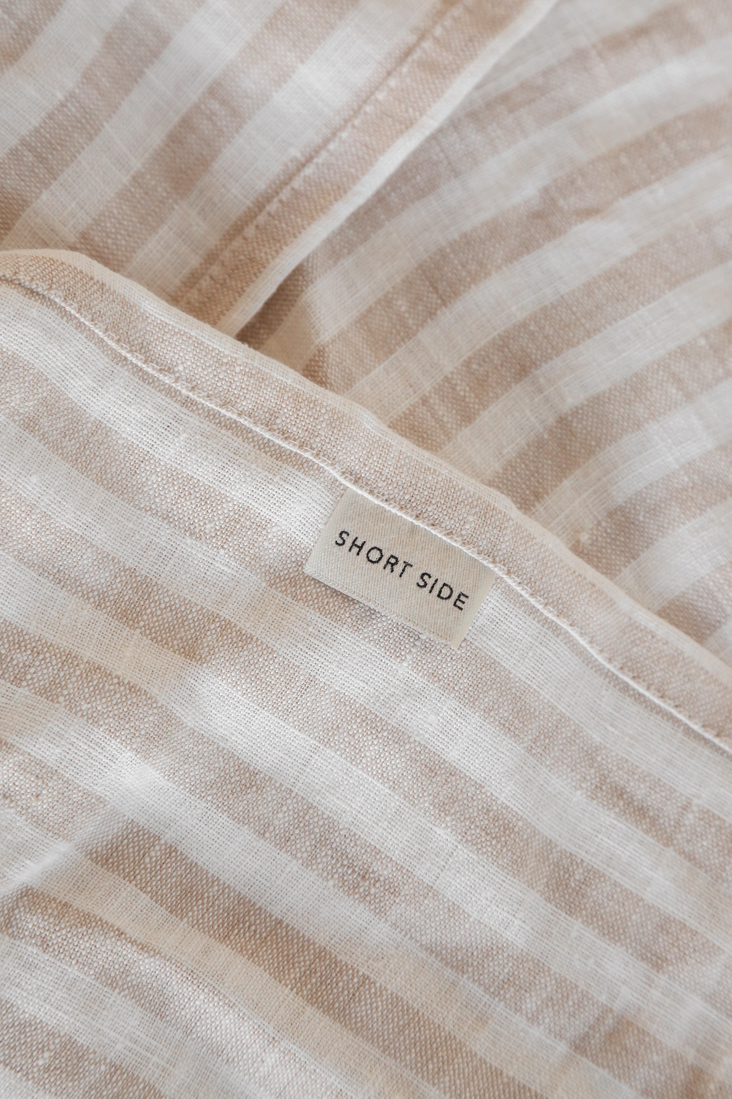 Short side tab on Linen bedding