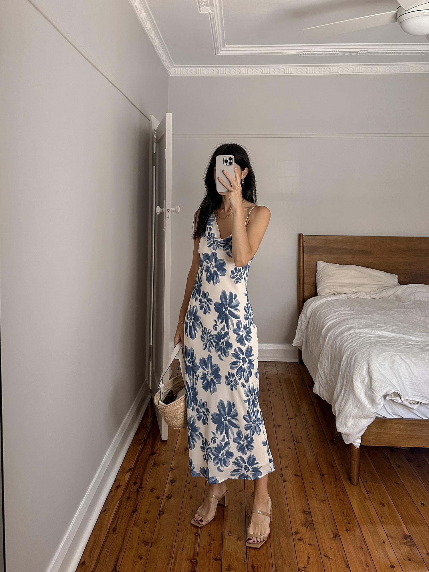 Occasionwear outfit ideas Reformation blue and white floral dress